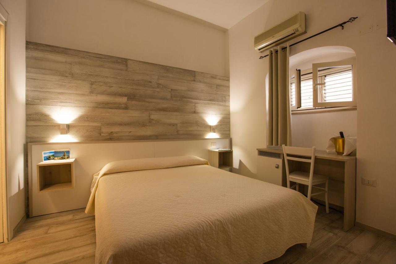 Albergo Labotte Vieste Buitenkant foto