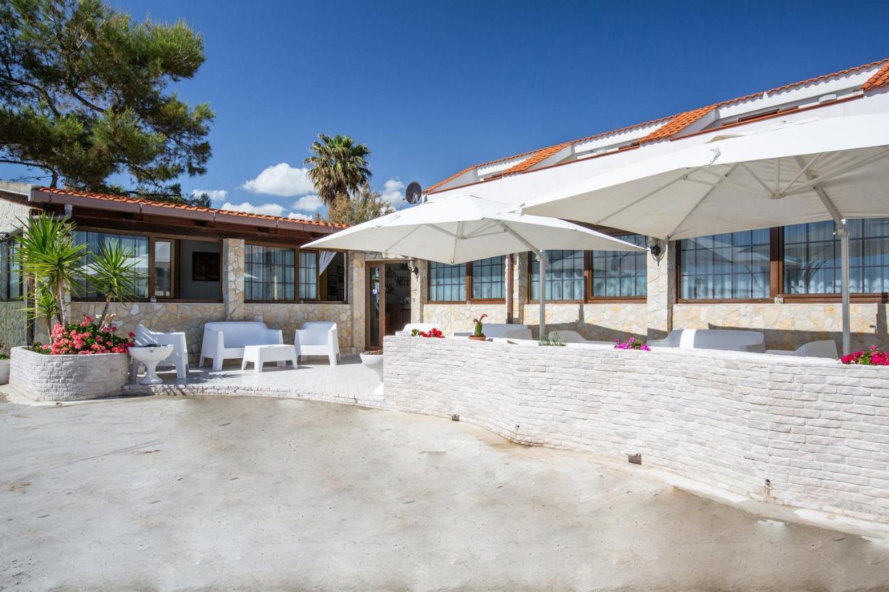 Albergo Labotte Vieste Buitenkant foto